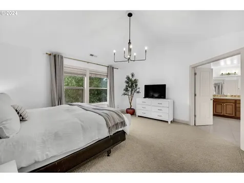 7618 SW Elmwood Street Portland OR 97223
