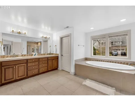 7618 SW Elmwood Street Portland OR 97223