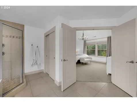7618 SW Elmwood Street Portland OR 97223
