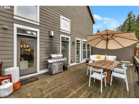 7618 SW Elmwood Street Portland OR 97223