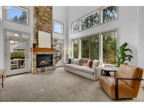 7618 SW Elmwood Street Portland OR 97223