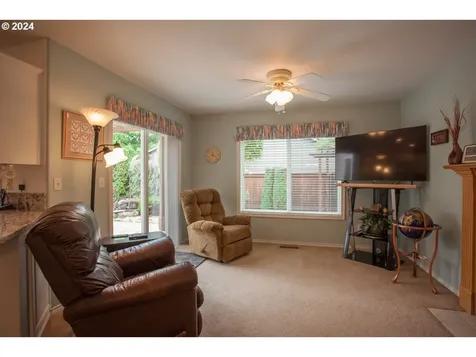 869 Sw 26th Street Troutdale OR 97060