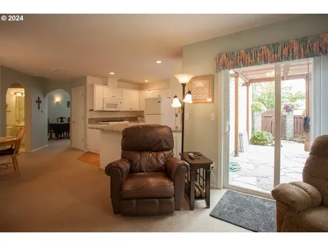 869 Sw 26th Street Troutdale OR 97060