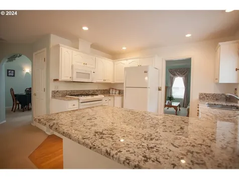 869 Sw 26th Street Troutdale OR 97060