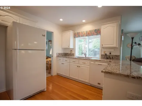 869 Sw 26th Street Troutdale OR 97060