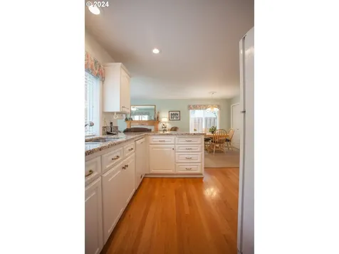 869 Sw 26th Street Troutdale OR 97060