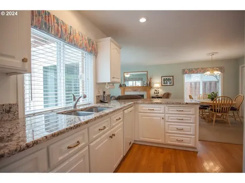 869 Sw 26th Street Troutdale OR 97060