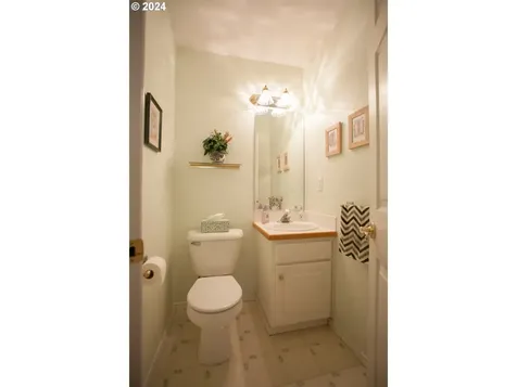 869 Sw 26th Street Troutdale OR 97060