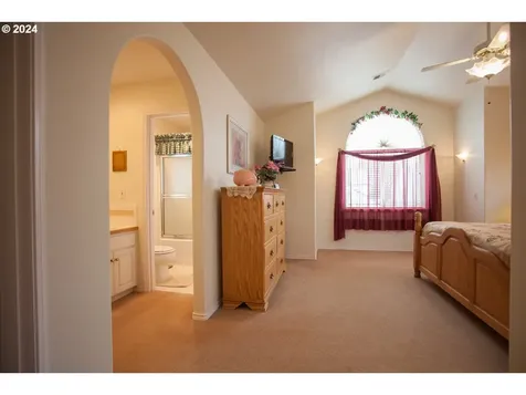 869 Sw 26th Street Troutdale OR 97060