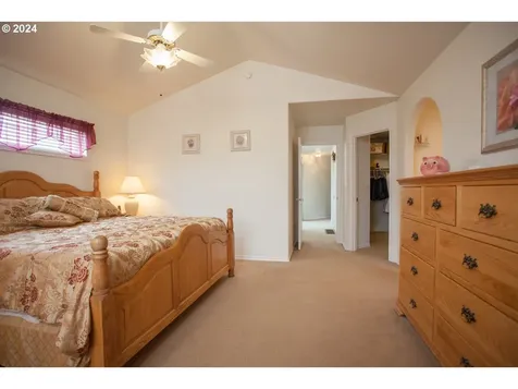 869 Sw 26th Street Troutdale OR 97060