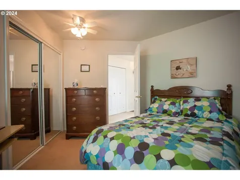869 Sw 26th Street Troutdale OR 97060