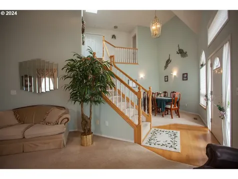 869 Sw 26th Street Troutdale OR 97060