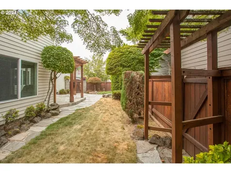 869 Sw 26th Street Troutdale OR 97060