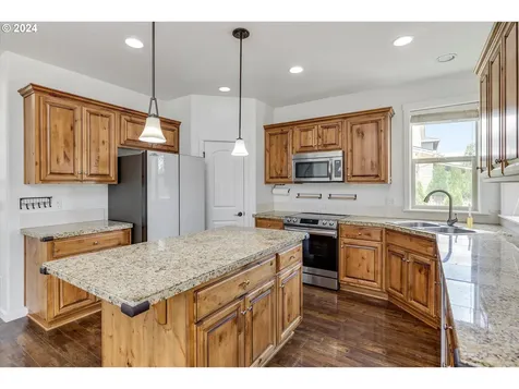 1620 Ne Gardiner Drive Estacada OR 97023