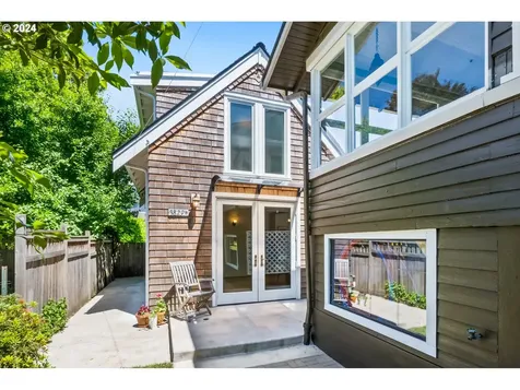 3829 Se Clinton Street Portland OR 97202