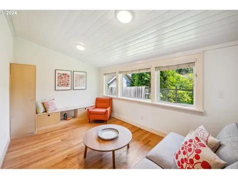3829 Se Clinton Street Portland OR 97202