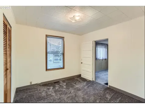 9824 N Syracuse Street Portland OR 97203