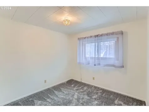 9824 N Syracuse Street Portland OR 97203