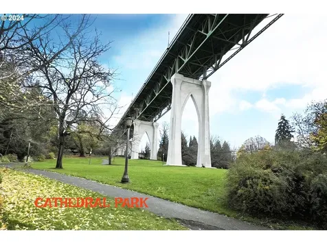 9824 N Syracuse Street Portland OR 97203