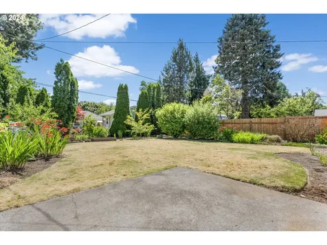 9304 Se Morrison Street Portland OR 97216