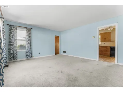 9304 Se Morrison Street Portland OR 97216