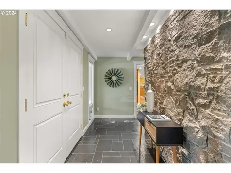 4121 Calaroga Circle West Linn OR 97068