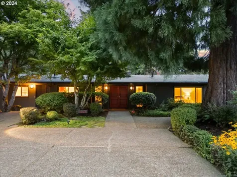 4121 Calaroga Circle West Linn OR 97068