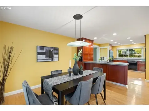 4121 Calaroga Circle West Linn OR 97068