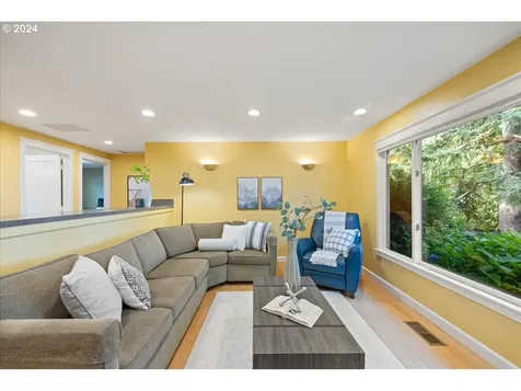4121 Calaroga Circle West Linn OR 97068