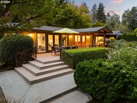 4121 Calaroga Circle West Linn OR 97068