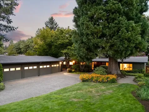 4121 Calaroga Circle West Linn OR 97068