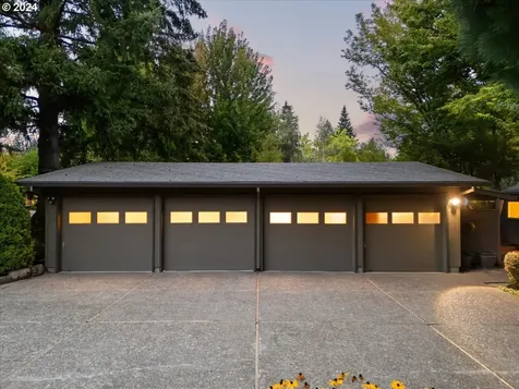 4121 Calaroga Circle West Linn OR 97068