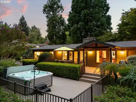 4121 Calaroga Circle West Linn OR 97068