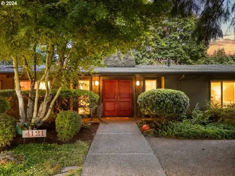 4121 Calaroga Circle West Linn OR 97068