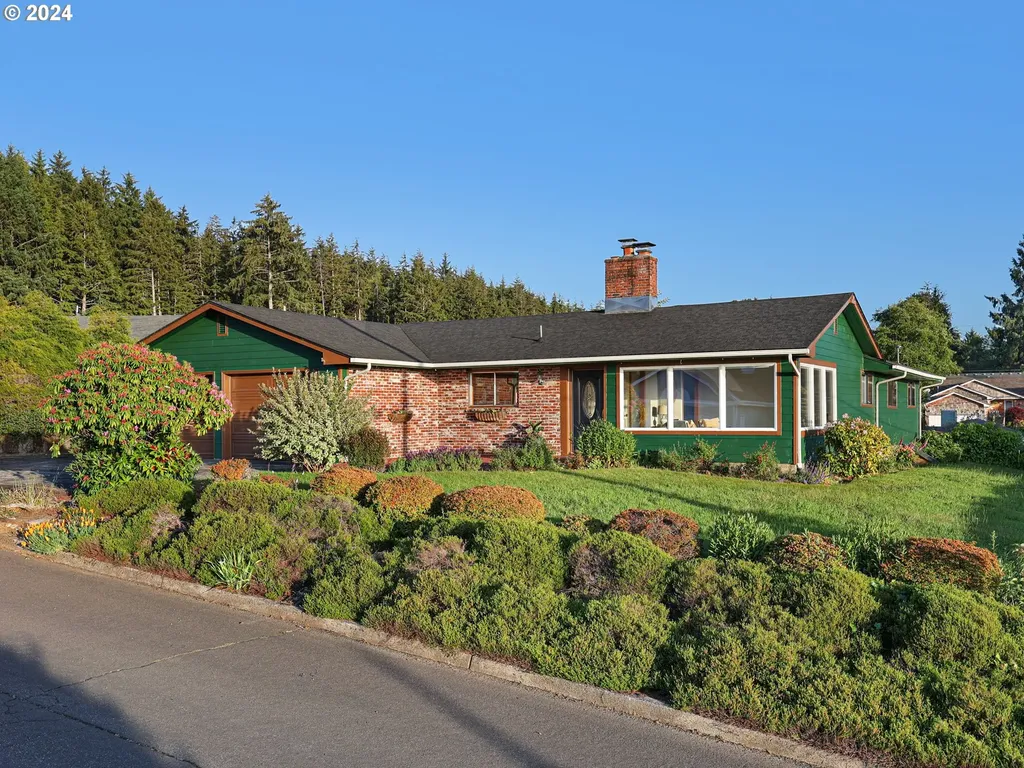 2133 Cedar Street Seaside OR 97138