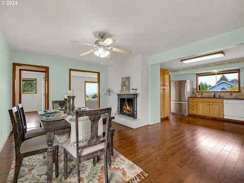 2133 Cedar Street Seaside OR 97138