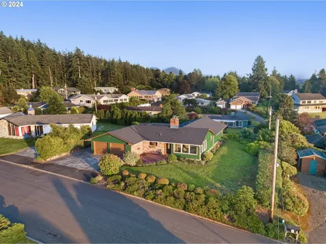 2133 Cedar Street Seaside OR 97138