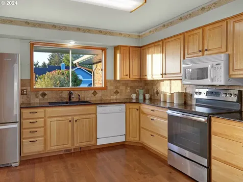 2133 Cedar Street Seaside OR 97138
