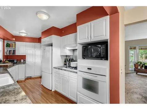 15017 NE Hoyt Street Portland OR 97230