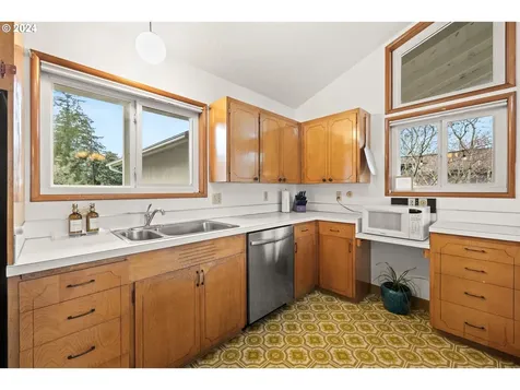5360 SW Arrow Wood Lane Portland OR 97225
