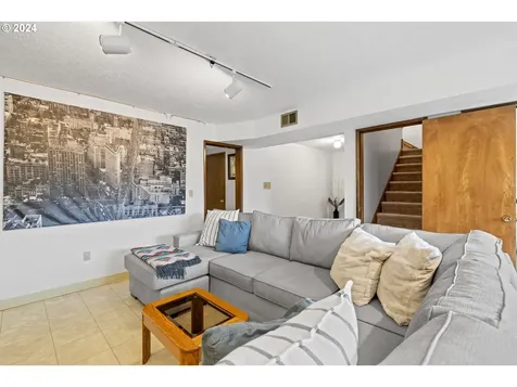 5360 SW Arrow Wood Lane Portland OR 97225