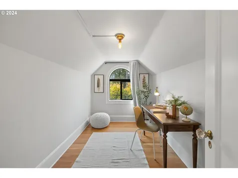 2637 Ne Hamblet Street Portland OR 97212