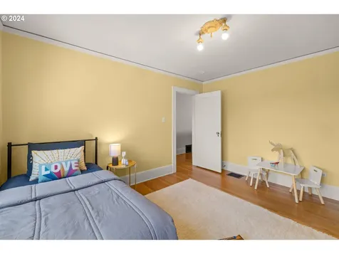 2637 Ne Hamblet Street Portland OR 97212