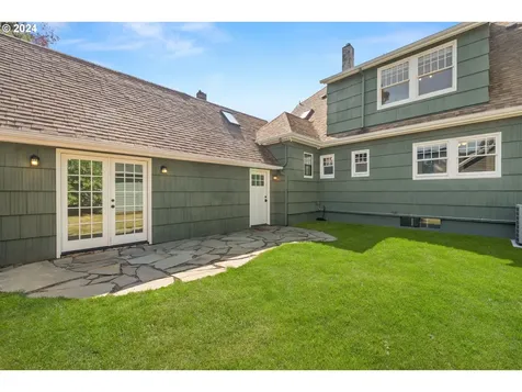 2637 Ne Hamblet Street Portland OR 97212