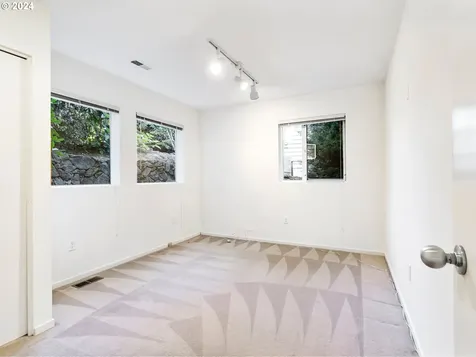 1122 Sw Westwood Drive Portland OR 97239