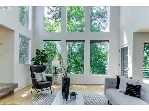 1122 Sw Westwood Drive Portland OR 97239