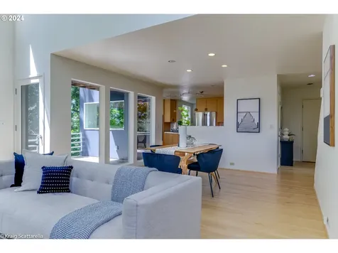 1122 Sw Westwood Drive Portland OR 97239