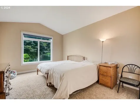726 Se 166th Place Portland OR 97233