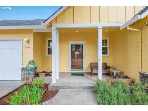 726 Se 166th Place Portland OR 97233