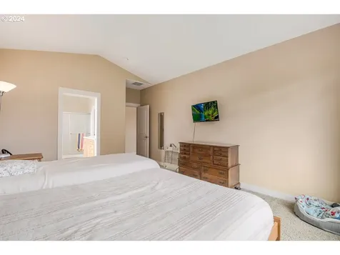 726 Se 166th Place Portland OR 97233